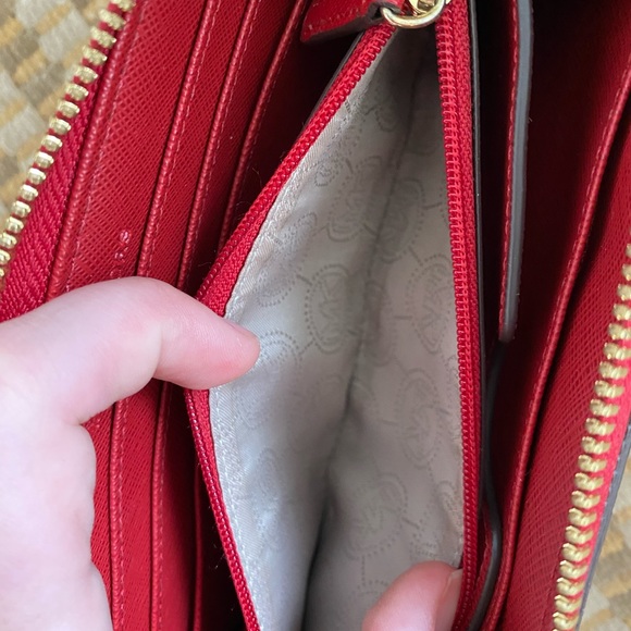 Michael Kors Large Red Leather Wristlet Wallet - Picture 4 of 7